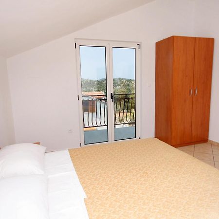 Apartments By The Sea Grebastica, Sibenik - 4881 Baselovici Rom bilde